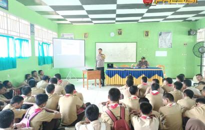 Tambah Wawasan Siswa Siswi SMA, Bhabinkamtibmas Polsek Pino Raya Sosialisasi Perilaku Bullying 