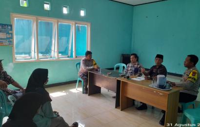 Bhabinkamtibmas Polsek Lebong Utara Mediasi Permasalahan Warga  