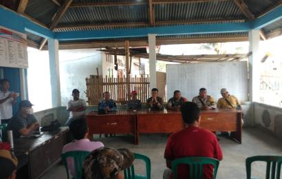 Bhabinkamtibmas Polsek Lebong Selatan Hadiri Musrenbangdes di Desa Pungguk Pedaro