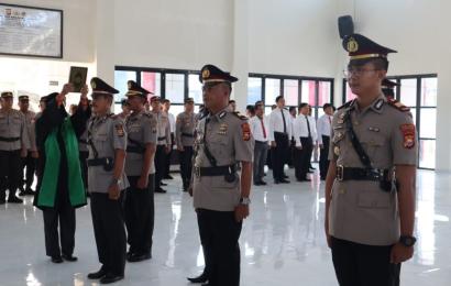 Kapolres Pimpin Sertijab, dan Kenaikan Pangkat Serta Wisuda Purna Bhakti Personel di Lingkup Polres BS