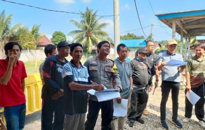 Kapolsek Kedurang Hadiri Sertifikasi Fisik Pembangunan Tahun 2023 di Desa Binaannya 