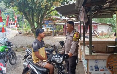 Bhabinkamtibmas Polsek Batik Nau Sambangi Pemuda dan Beri Imbauan