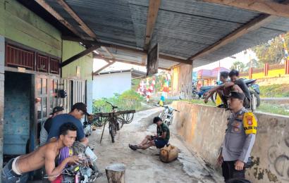 Polisi RW Polsek Giri Mulya Sampaikan Imbauan Kamtibmas kepada Masyarakat desa Wonoharjo