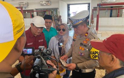 Dukung Program Pemutihan Pajak, Satgas Preemtif Laksanakan Gerebek Pajak, Bagikan Brosur dan Sampaikan Imbauan