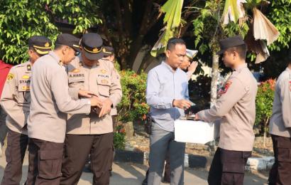 Konsisten, Polres Bengkulu Selatan Lakukan Gerakan Sosial Senin Berbagi 