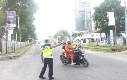 Tempatkan Personel di Persimpangan, Polres Kaur Gelar Pengaturan Lalu Lintas