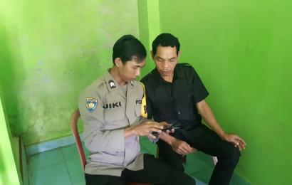 Bhabinkamtibmas Polsek PinoSambangi Pengguna Android Sosialisasi Aplikasi Super APP Polri