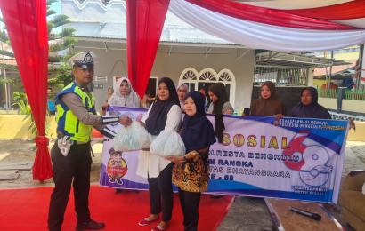 HUT Lantas Bhayangkara Ke-68, Satlantas  Polresta Bengkulu Bagikan 200 Paket Bansos 