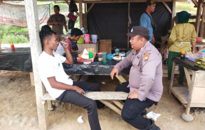 Antisipasi Gangguan Kamtibmas Polsek Giri Mulya Sambangi Pasar Desa Giri Mulya
