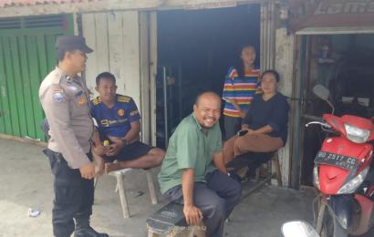 Bhabinkamtibmas Polsek Kota Manna Sambang  Door to Door System Warga Kelurahan Tanjung Mulia 