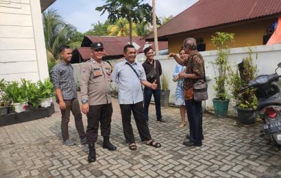 Babinkamtibmas Polsek Kota Manna Laksanakan Pengamanan Gereja Ciptakan Kenyamanan Beribadah