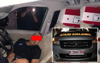 Polisi Evakuasi Warga Sumbar Meninggal Dunia di Dalam Mobil Ambulance