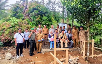 Kanit Binmas dan Bhabinkamtibmas Polsek Lebong Atas Hadiri Monev di Desa Kota Baru Santan
