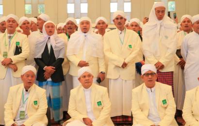 Dempo Xler Nahkodai Thoriqoh Naqsyabandiyah Indonesia