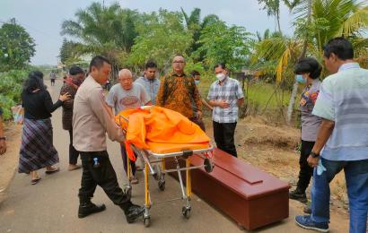 Polisi Olah TKP Warga Bunuh Diri di Selebar