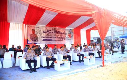 Hari Jadi Ke-72 Humas Polri Dirayakan Dengan Berbagi Air Bersih