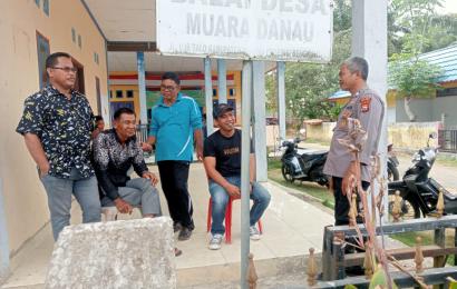 Kegiatan Jum'at Curhat Polsek Talo oleh Kanit Binmas Polsek Talo.
