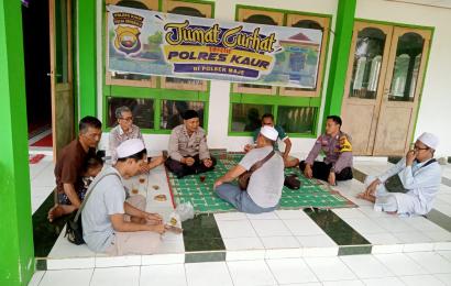 Polsek Maje Gelar Jumat Curhat di Masjid Mutaqin Desa Linau