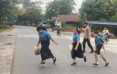 Kapolsek Batik Nau Terjun Langsung Beri Rasa Aman Pada Warga melalui comandarwis