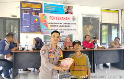 Bhabinkamtibmas Polsek Lebong Utara Hadiri Penyaluran BLT DD di Desa Lemeu