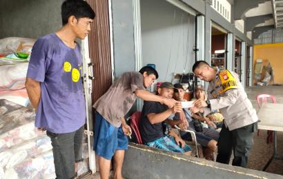 Bhabinkamtibmas Polsek Kedurang Sosialisasi dan Sampaikan Cinta Bangga Paham Rupiah di Desa Sukarami