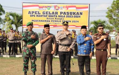 Kapolres Seluma Pimpin Apel Gelar Pasukan Mantap Brata 2023-2024