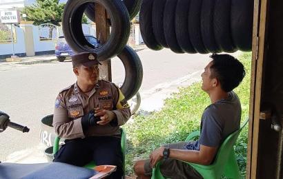 Sambang DDS, Bhabinkamtibmas Polsek Kota Manna Sampaikan Imbauan di Kelurahan Pasar Baru