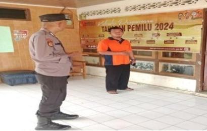Personel Polsek Ratu Samban Patroli di Kantor Partai dan Bawaslu