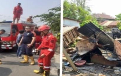 Polsek Muara Bangkahulu Datangi dan Amankan TKP Kebakaran di Rawa Makmur 