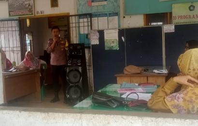 Bhabinkamtibmas Polsek Kota Manna Menghadiri Kegiatan Rakor Perangkat Desa dan Masyarakat Terkait P4K Desa Binaannya