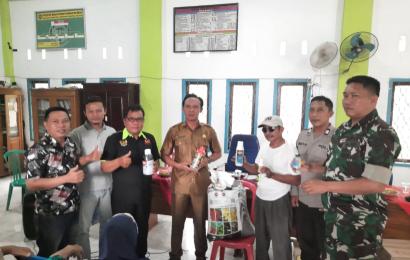 Kuatkan Tali Silaturahmi Kanit Binmas Polsek Seginim Hadiri Kegiatan Penyaluran Bantuan Ketahanan Pangan Tahun 2023 