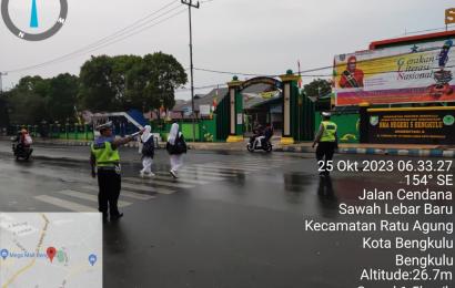 Commander Wish, Personel Satlantas Atur Lalu Lintas Pagi Hari