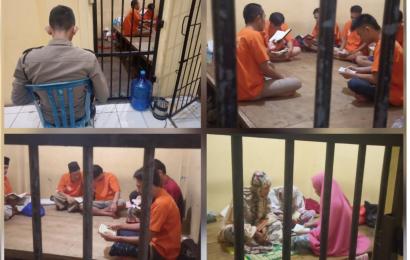 Malam Jumat, Tahanan Polresta Bengkulu Isi Kegiatan Binrohtal dengan Membaca Yasin 