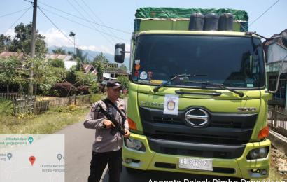 Polsek Rimbo Pengadang Kawal Truk Pengangkut Logistik Pemilu