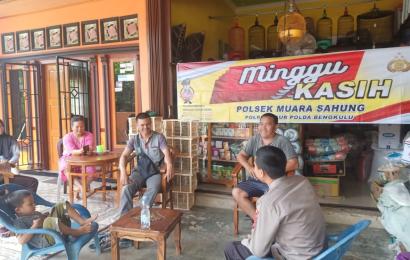 Jalin Komunikasi, Polsek Muara Sahung Minggu Kasih di Desa Ulak Lebar
