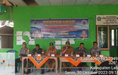 Bhabinkamtibmas Polsek Lebong Utara Hadiri Penyaluran BLT DD di Desa Embong