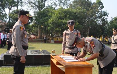 Polres Lebong Gelar Upacara Sertijab Kabag Ops, Kasatres Narkoba dan Kapolsek Rimbo Pengadang