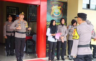 Kapolres Seluma, Pimpin Upacara Sertijab Kasat Lantas  