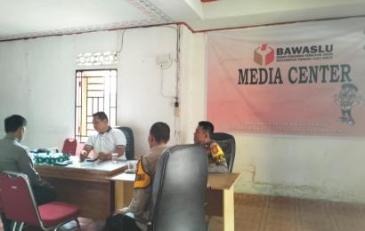 Jalin Koordinasi Kamtibmas, Polsek Padang Guci Hulu Patroli ke Panwascam Kecamatan 