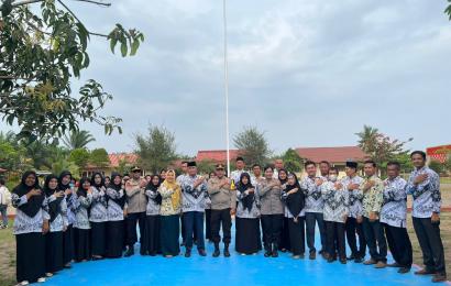 Jadi Inspektur Upacara di SMKN 6, Kapolsek KSKP Ingatkan Siswa Tidak Terlibat Tindakan Pidana