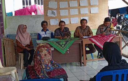 Bhabinkamtibmas Polsek Kota Manna Hadiri Rapat Rumusan Program Prioritas Pembangunan Kelurahan Pasar Baru