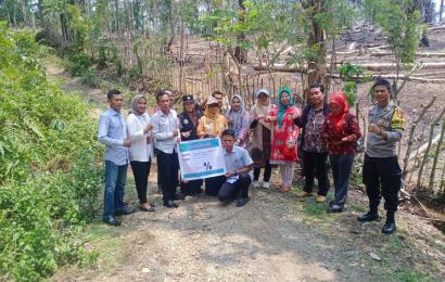 Bhabinkamtibmas Polsek Kota Manna Hadiri Rapat Persiapan Pembangunan dan Persiapan Titik Nol Pembangunan Jalan Lapen 