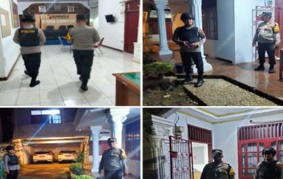 Personel Polresta Bengkulu Berikan Pengamanan di Kantor Bawaslu