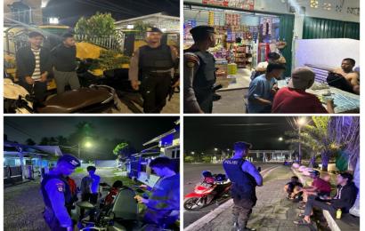 Patroli Malam, Personel Satsamapata Periksa Kendaraan dari Senjata Tajam 