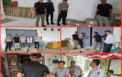 Polresta Bengkulu Lakukan Pengamanan Kedatangan Segel Pemilu Tahun di KPU Kota Bengkulu