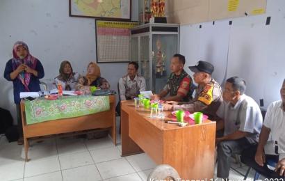 Bhabinkamtibmas Menghadiri Kegiatan Musyawarah Perencanaan Pembangunan Fisik dan Nonfisik Desa TA 2024