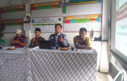 Bhabinkamtibmas Polsek Rimbo Pengadang Hadiri Musdesus Penetapan KPM BLT di Desa Tikkuto