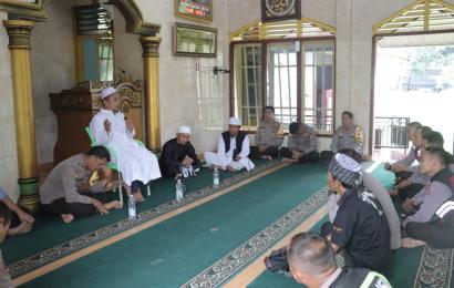 Tingkatkan Keimanan, Polres Bengkulu Selatan Gelar Binrohtal  di Masjid Sulaiman Al Farizi