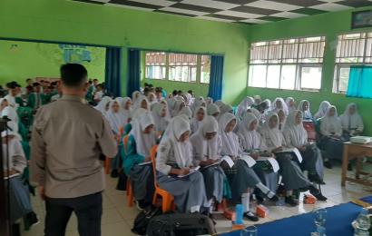Kasat Binmas Pimpin Sosialisasi di SMAN 9 BS,    Sampaikan Peran Polri dalam Harkamtibmas