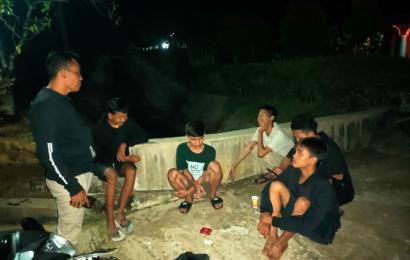 Judul : Polsek Padang Jaya Laksanakan Kring Serse Sebagai Upaya Polisi Cegah Kejahatan Malam